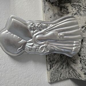 Silver Dress Cake Pan